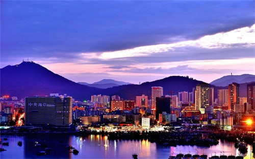 茶颜小鹿奶茶